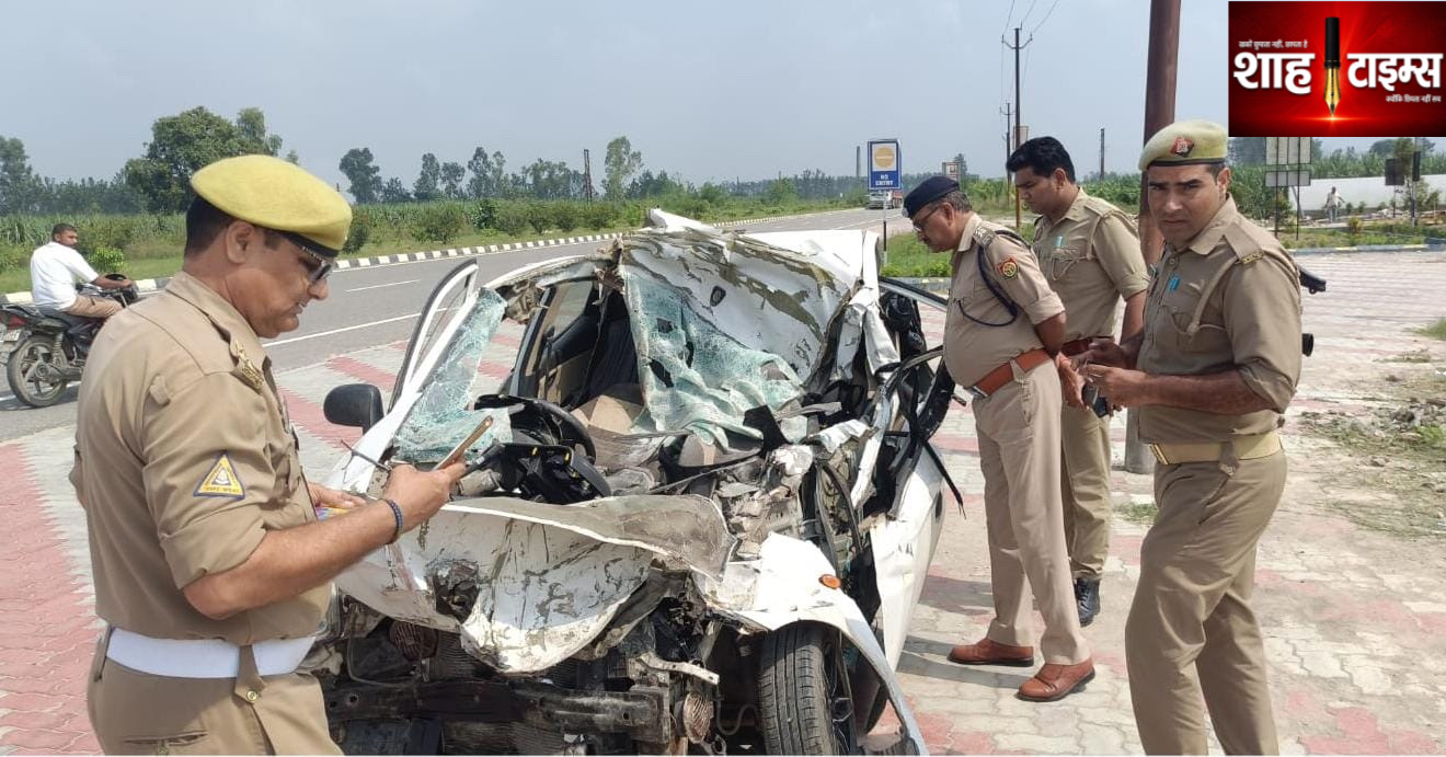 रोहाना में खड़े ट्रक से टकराई तेज रफ्तार कार, दो दोस्तों की मौत