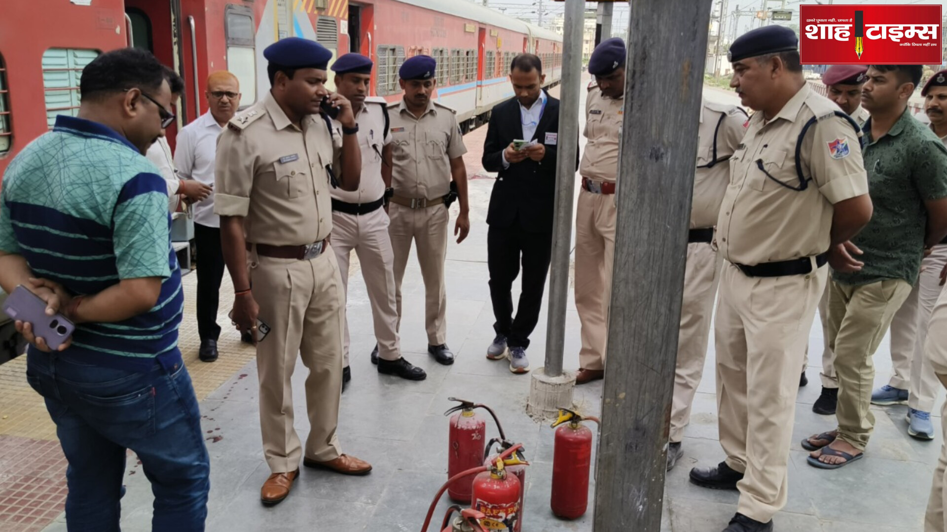 स्टेशन पर खड़ी श्रमिक एक्सप्रेस में ब्लास्ट, RPF जवान की मौत, मची अफरा-तफरी।।