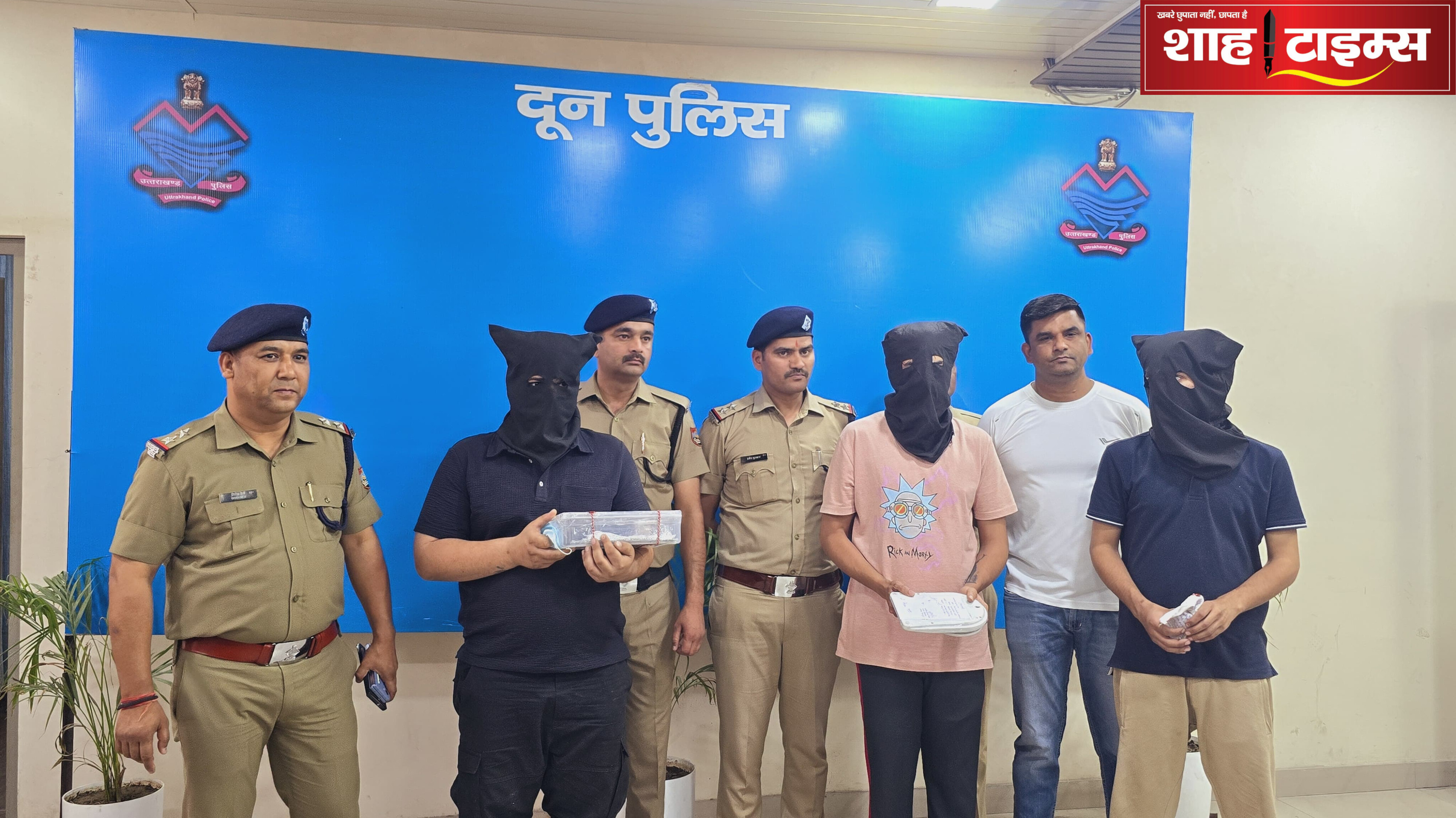 कोबरा गैंग के तीन ड्रग तस्कर करोड़ों की हाई प्रोफाइल ड्रग्स के साथ गिरफ्तार